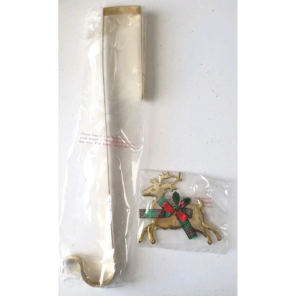 Vintage Reindeer Christmas Wreath Hanger Metal Gold Brass Tone